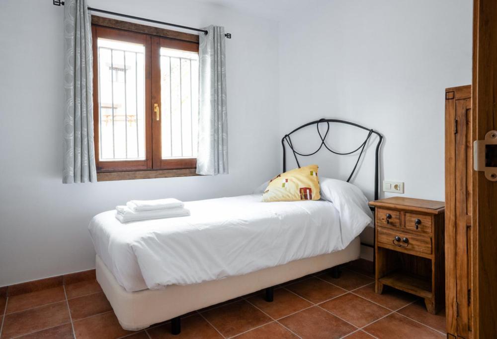 Hostal Antiguo Hospital Linares de Mora Zewnętrze zdjęcie